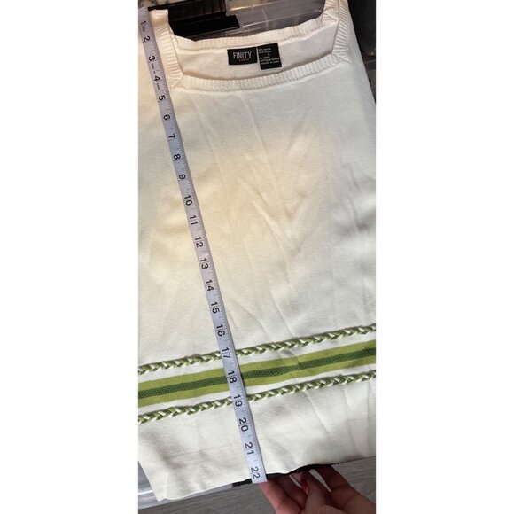 Finity White Green Detail 3/4 Sleeve Pullover Stretch Top Sz S - Picture 8 of 9